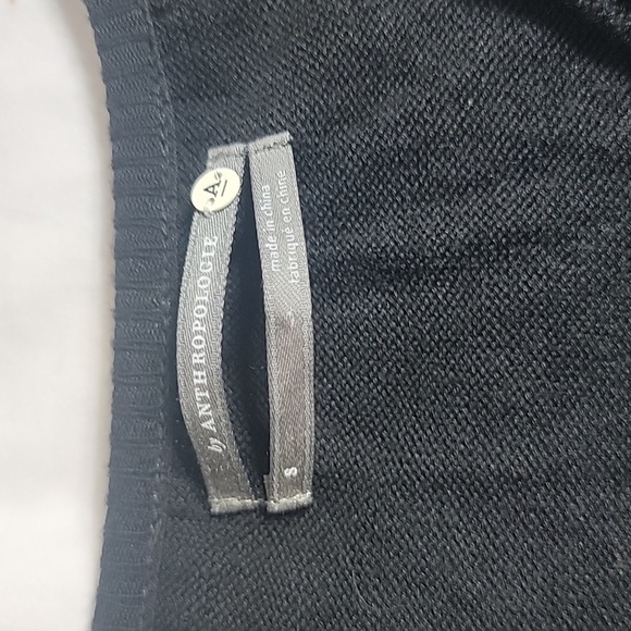 ANTHROPOLOGIE Black Flutter Sleeve Short Sleeve Blended Sweater size Small - Picture 2 of 6